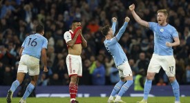 舍什科的曼联首秀之路：250分钟的等待与挑战！