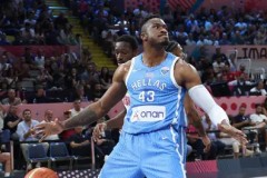 NBA密尔沃基雄鹿队小波特交易传闻与球队未来动向分析