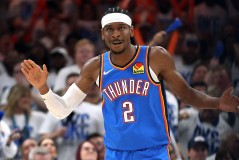 太阳队核心与杜兰特的默契与比尔火花：篮球巨星间的球场传奇